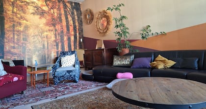 Group gîte, many activities, river, footbridge, dogs ok, nature