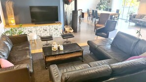 Smart TV, books, offices - A swimming pool in the vineyard! (Aigrefeuille-sur-Maine)