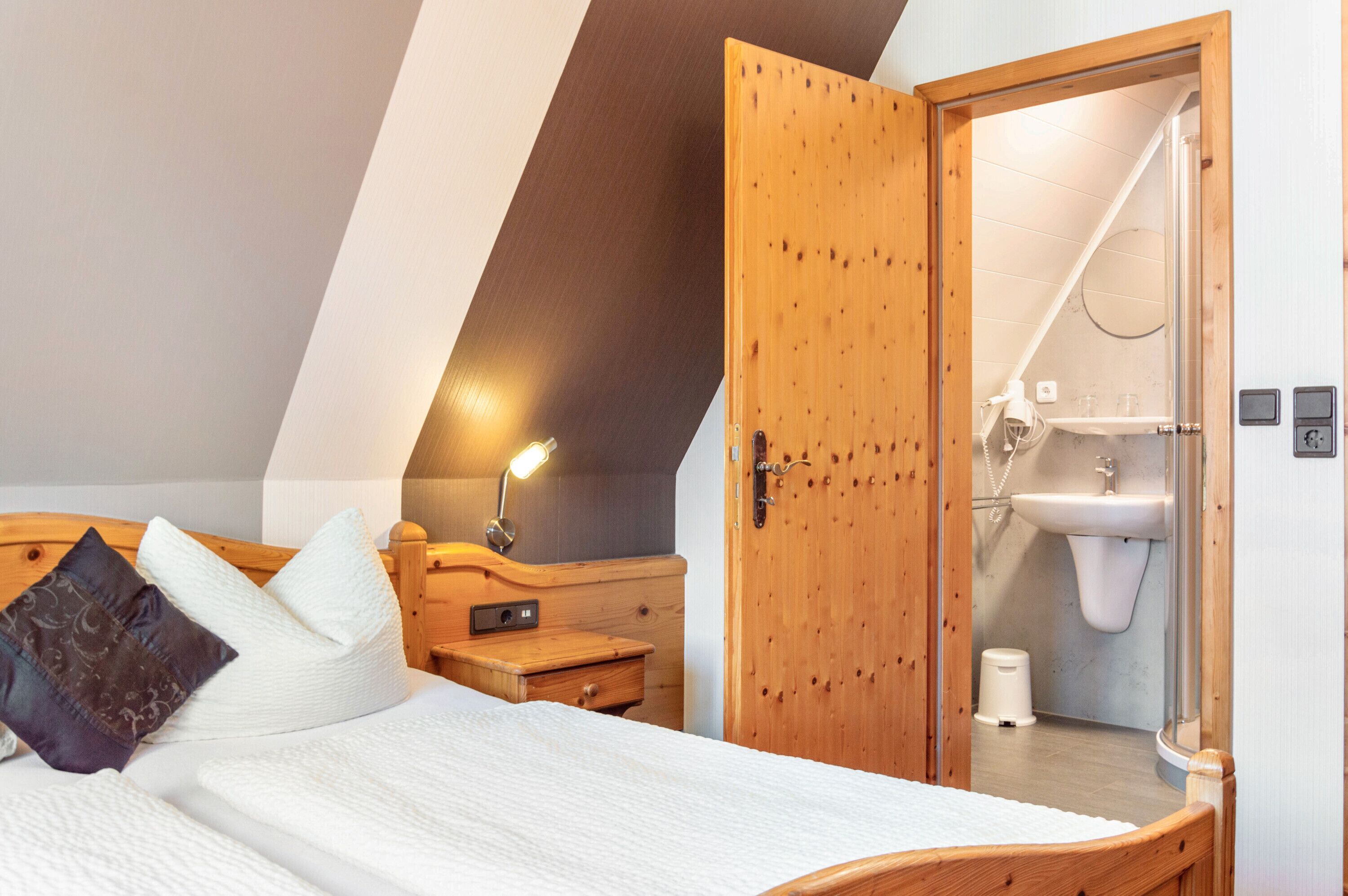 1 多间卧室、WiFi、床单