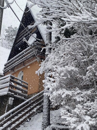  Little House in Lič- Entire Home with 2 Apartments