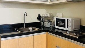 Room, 1 Bedroom, Balcony, City View | Interior - Room-staycation Champ Close to Your Hear (Iloilo)
