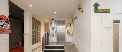 المنشأة من الداخل