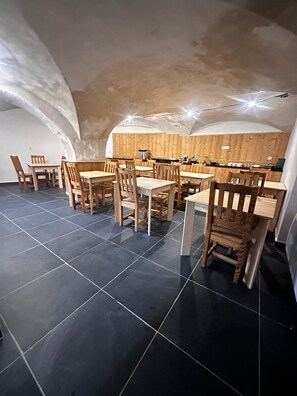 Daily buffet breakfast for a fee - residence le prorel (Saint-Chaffrey)