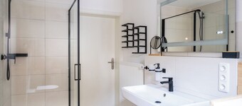 Family-friendly, new & modern vacation apartment near Phantasialand & Cologne
