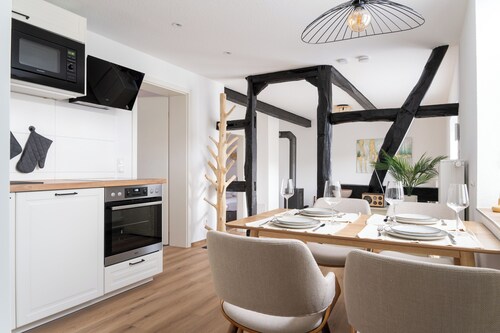 Familienfreundliche, neue & moderne Ferienwohnung nahe Phantasialand & Köln