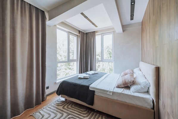 2 bedrooms, iron/ironing board, travel crib, free WiFi