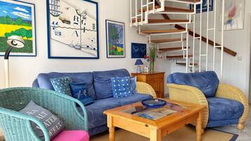 Fernseher, DVD-Player, Stereoanlage