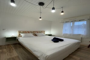 3 bedrooms, iron/ironing board, Internet