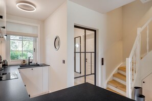 Kühlschrank, Herdplatte, Geschirrspüler