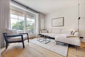 Fernseher, Stereoanlage