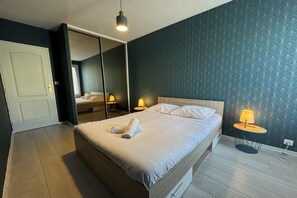 2 bedrooms, iron/ironing board