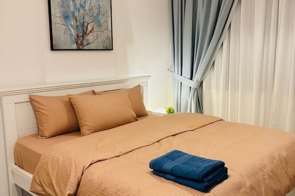 Premium-sengetøj, skrivebord, arbejdsområde til bærbare computere