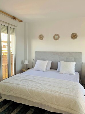 3 bedrooms, iron/ironing board, Internet - Penthouse with swimming pool in Manliva (Manilva)