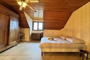 6 chambres, fer et planche à repasser, accès Internet