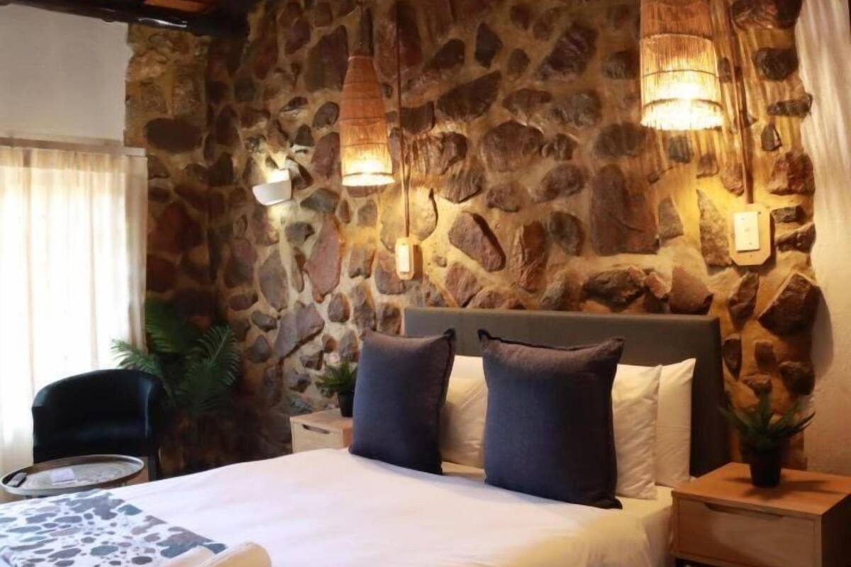 Standard Double or Twin Room, Garden View | Laptop workspace, blackout drapes, iron/ironing board, free WiFi