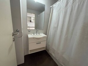 Hair dryer, towels