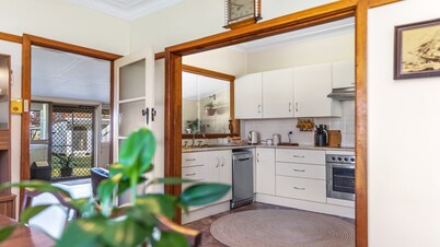 MARGARETS PLACE - Character filled cottage in Heart of Gloucester