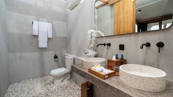 Deluxe Villa | Bathroom | Slippers