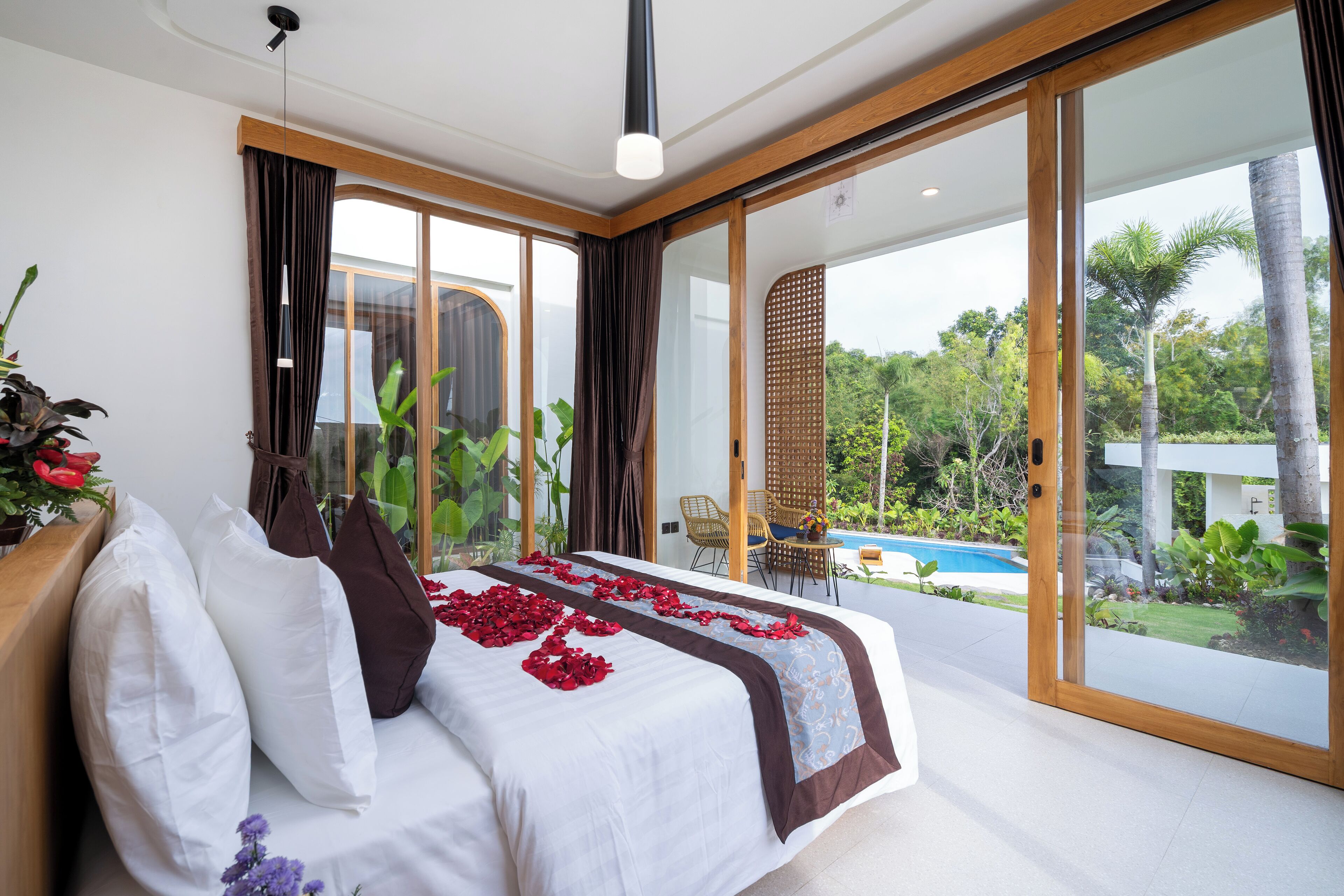 Deluxe Villa | Desk, free WiFi