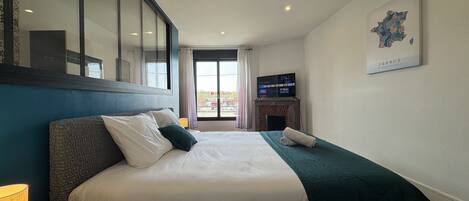 3 bedrooms, iron/ironing board