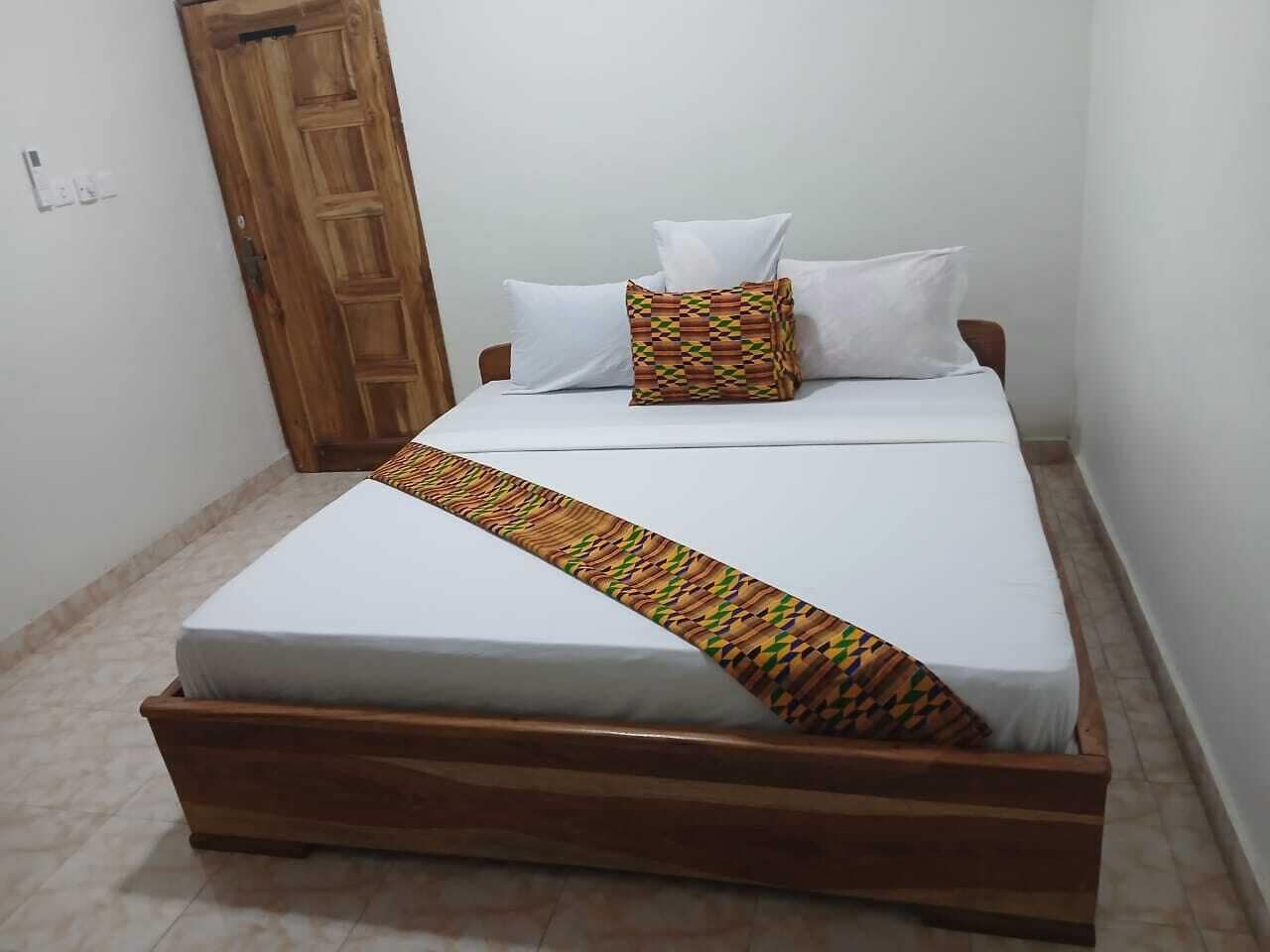 Desk, laptop workspace, free WiFi, wheelchair access