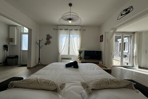 2 chambres, fer et planche à repasser, accès Internet