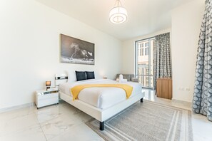 3 chambres, coffres-forts dans les chambres, fer et planche Ă repasser
