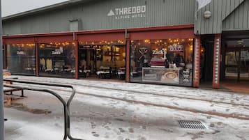 Tempat makan outdoor