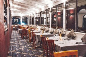 Restaurant - Bernti's Mountain Inn (Thredbo)