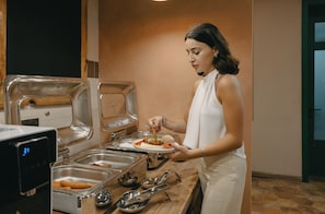 Breakfast buffet - Hameau Mukhrani (Mtskheta)