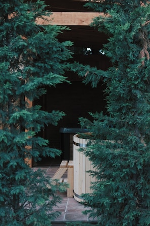 Sauna seca, banheira de hidromassagem