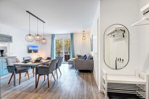 TV - Modern vacation accommodation Bernsteinquartier 11/90 in Loddin on the Baltic Sea (Kölpinsee)