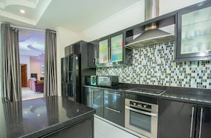 Villa, Multiple Bedrooms, Accessible, Smoking | Interior