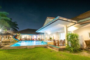 Villa, plusieurs chambres, accessible aux personnes à mobilité réduite, fumeur | Piscine