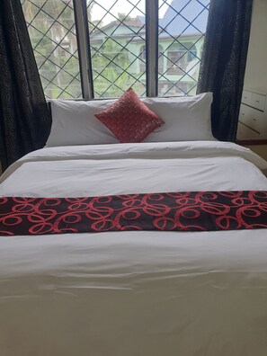 2 bedrooms, iron/ironing board, WiFi, bed sheets - 2-bedroom apartment with AC, WiFi in awesome Nadi. Family-friendly. (Nadi)
