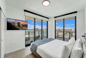 1 bedroom, iron/ironing board, travel cot, WiFi - Relax on the Balcony | Lux 1BR Condo in 72 Park (Miami Beach)