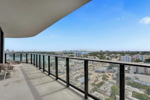 Property grounds - NEW: Stylish 2BR/2BA in the Heart of Miami Beach (Miami Beach)