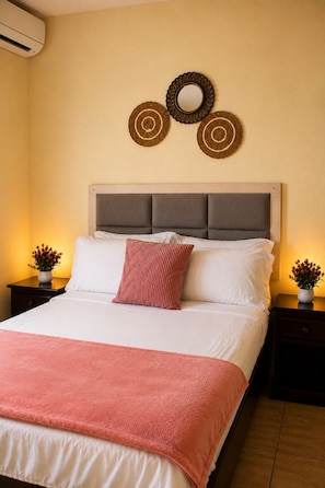 Economy Single Room, Non Smoking, City View | Free WiFi - Hotel Crown Mirage (David Sur)