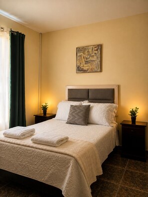 Economy Single Room, Non Smoking, City View - Hotel Crown Mirage (David Sur)