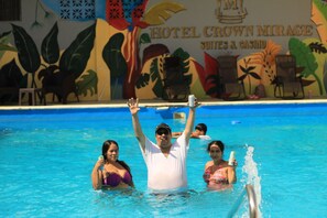 5 outdoor pools - Hotel Crown Mirage (David Sur)