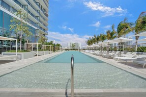 Pool - Luxe 1BR - Private Beach Club, Pool & Gym (Miami Beach)