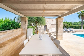 Outdoor dining - Trullo Giuseppe by Rentbeat (Ostuni)
