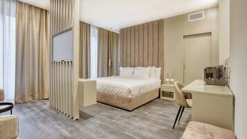 Basic Studio Suite, City View | Free WiFi