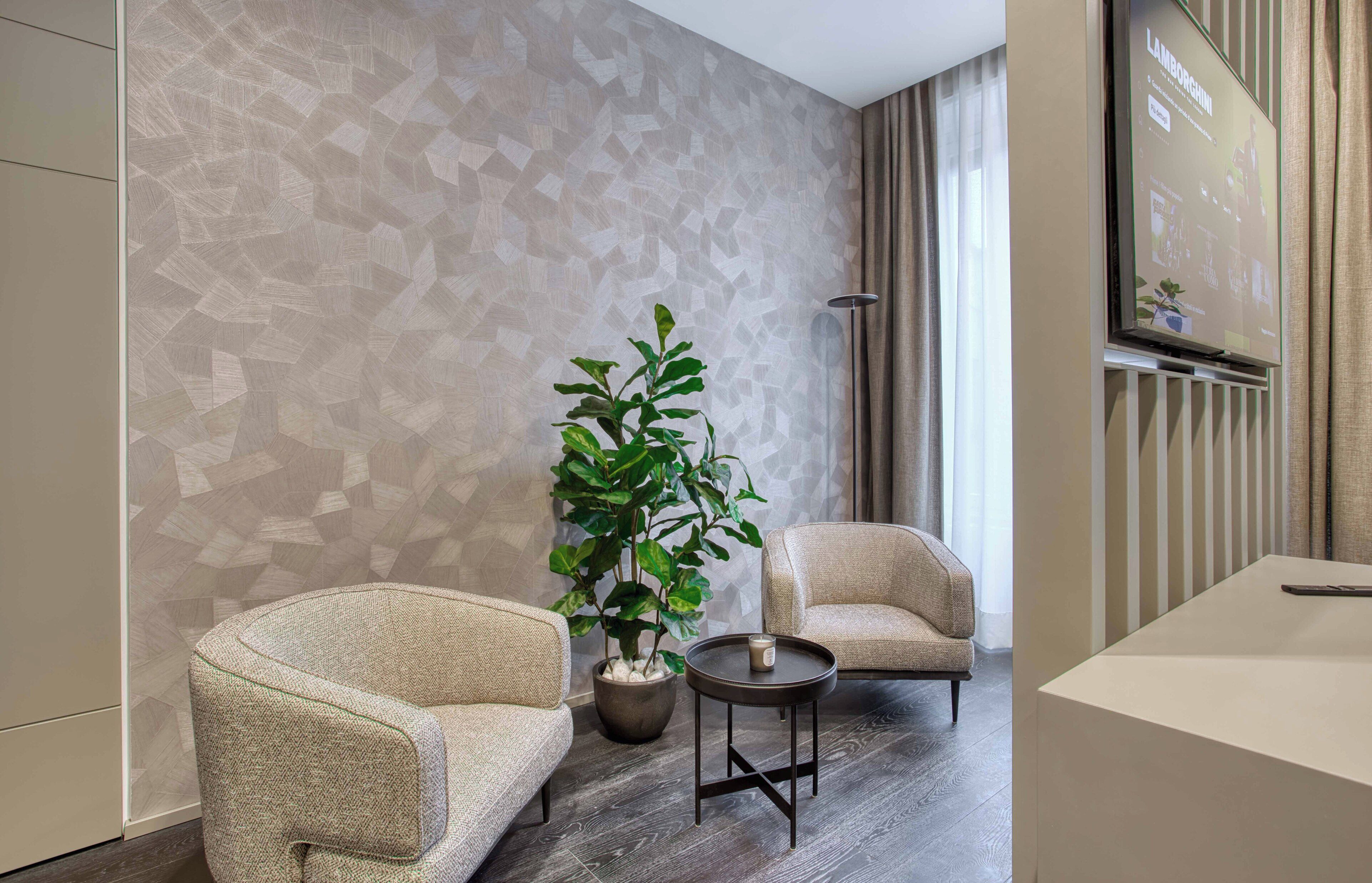 Svit Deluxe - 1 dubbelsäng | Minibar, värdeförvaringsskåp på rummet och skrivbord