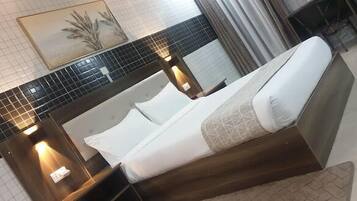 Deluxe Double Room | Free WiFi, bed sheets