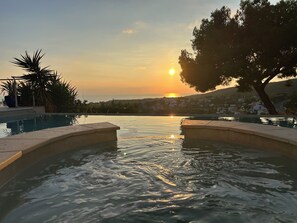 Pool - BEAUTIFUL VIEW OF BANDOL BAY (bandol)
