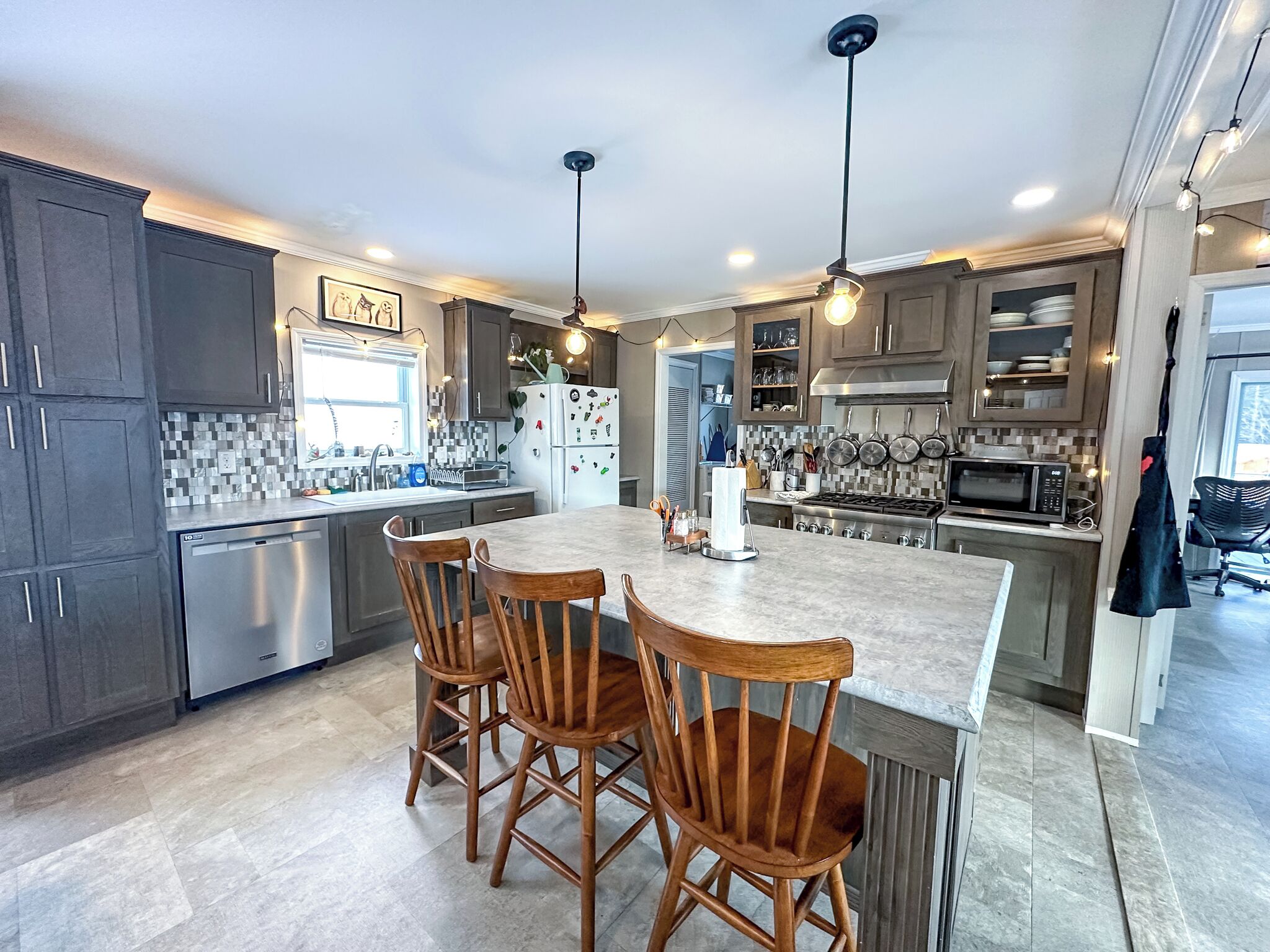 雪櫃、微波爐、焗爐、爐具