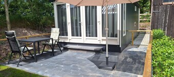 Cozy 2-person chalet with fully equipped kitchen, nice garden and modern bathroom. Located by forest, beach and dunes in Callantsoog. Perfect for a relaxing stay at the coast!
