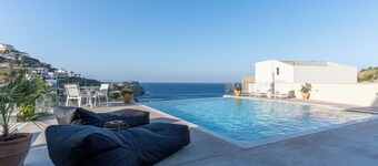 Amazing View Villa Aliki with Infinity Pool and Spa