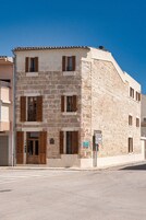 Fachada de la propiedad